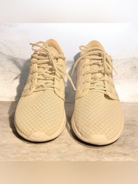 Women’s Lightweight off white Athletic Sneakers